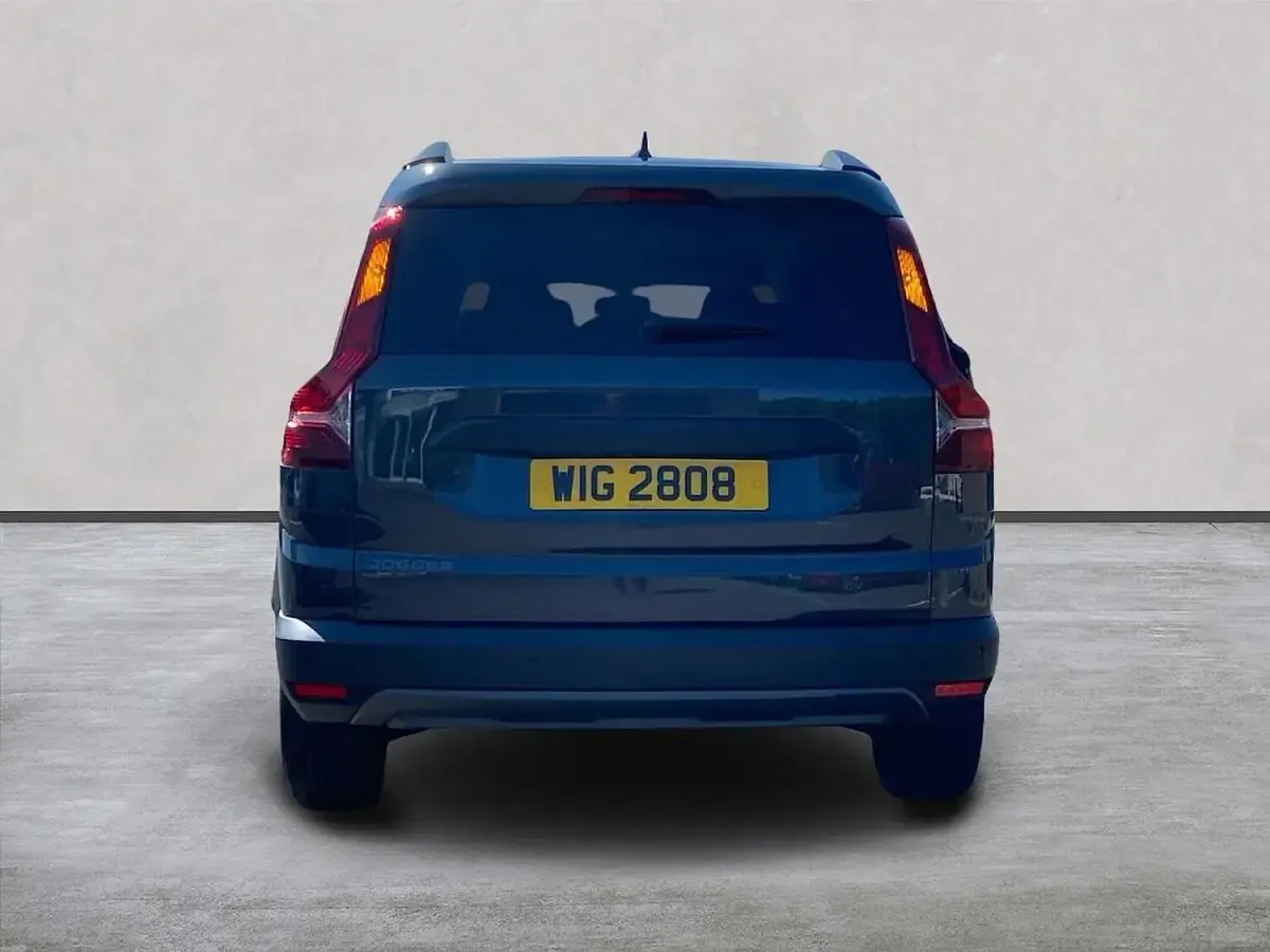 Used Dacia Jogger Extreme 110 HP (80 kW) 2022 Grey MPV