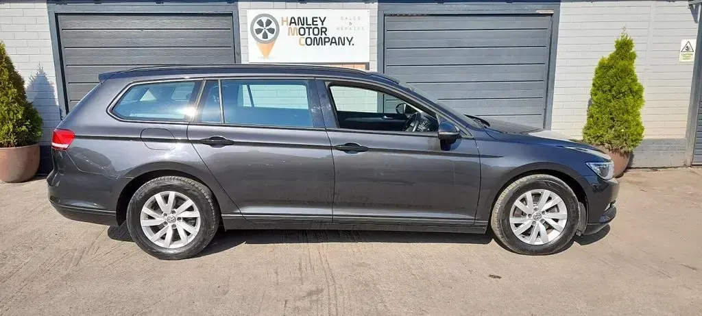 Used VW Passat S 120 HP (88 kW) 2018 Grey Estate