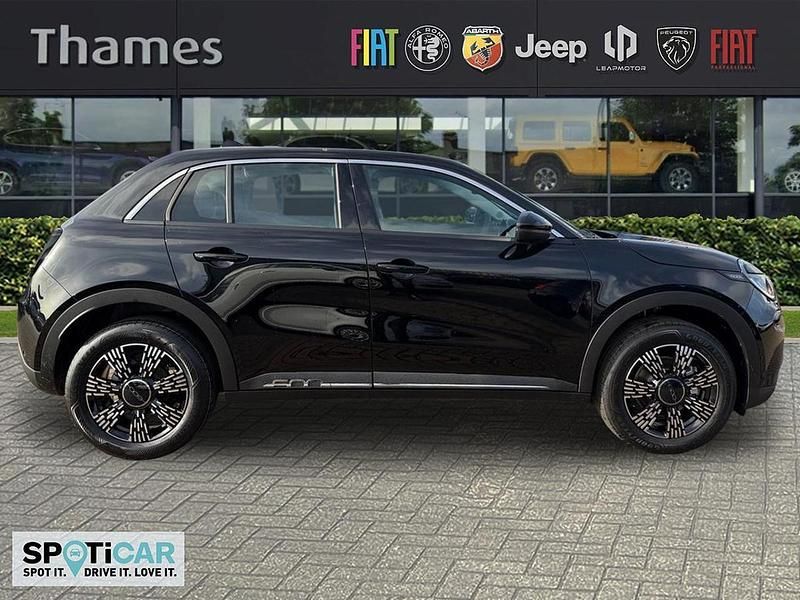 New Fiat 600 S 134 HP (98 kW) 2026 Black SUV