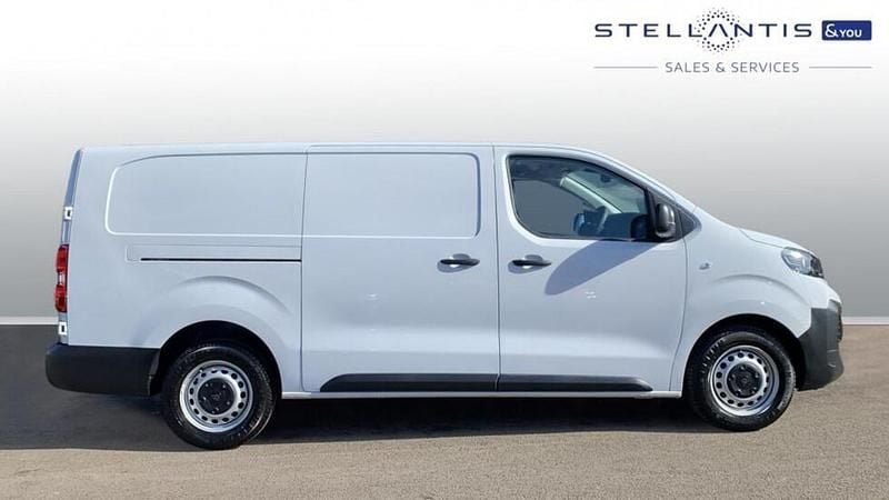 Used Peugeot Expert 143 HP (105 kW) 2025 White Van