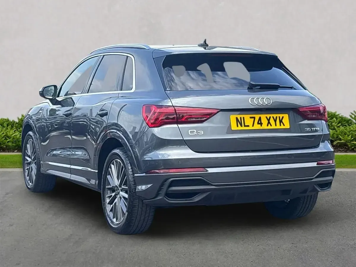 Usado Audi Q3 S-Line 147 CV (108 kW) 2024 Gris SUV