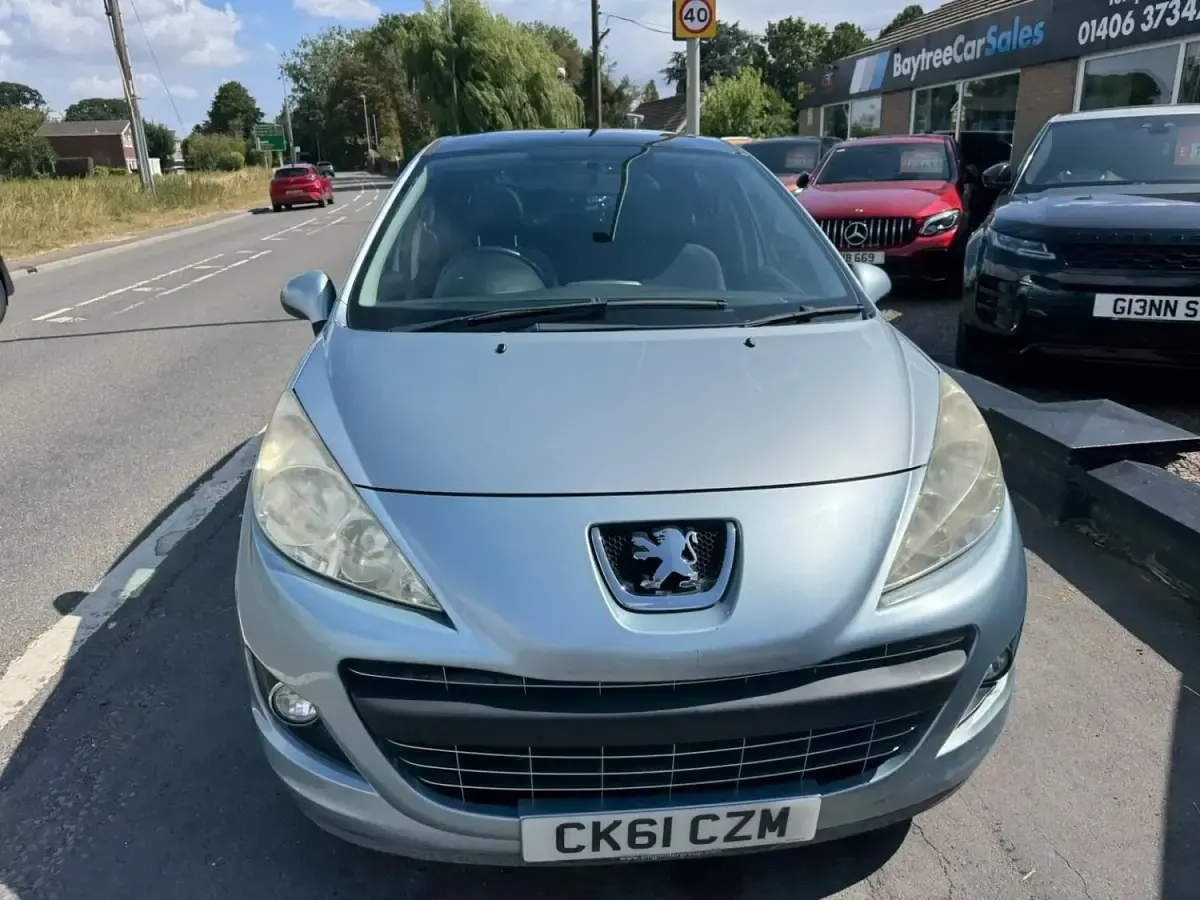 Used Peugeot 207 Allure 90 HP (66 kW) 2011 Blue Hatchback