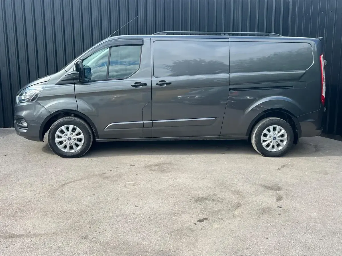Used Ford Transit Custom Limited 130 HP (95 kW) 2019 Grey Van