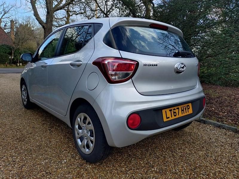 Used Hyundai i10 SE 83 HP (61 kW) 2017 Silver Hatchback
