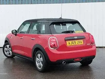 Used Mini Cooper Classic 136 HP (100 kW) 2020 Red Hatchback