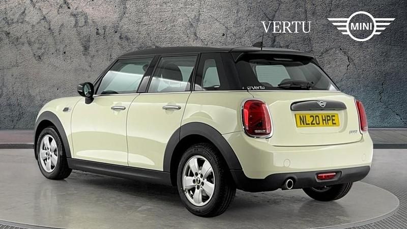 Used Mini Cooper Classic 136 HP (100 kW) 2020 White Hatchback