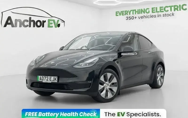 Begagnad Tesla Model Y Long Range AWD 286 kW (389 HK) 2025 SUV