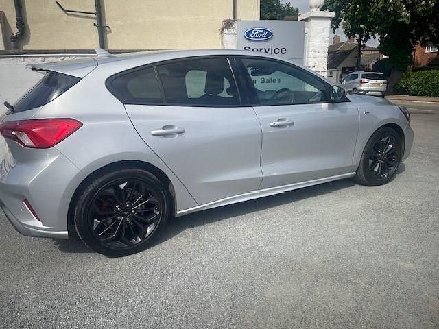Used Ford Focus ST-Line X 120 HP (88 kW) 2020 Moondust silver Hatchback