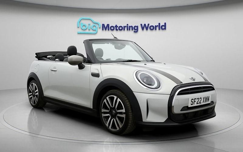 Używany Mini Cooper Cabriolet Exclusive 136 KM (100 kW) 2022 Srebrny Kabriolet