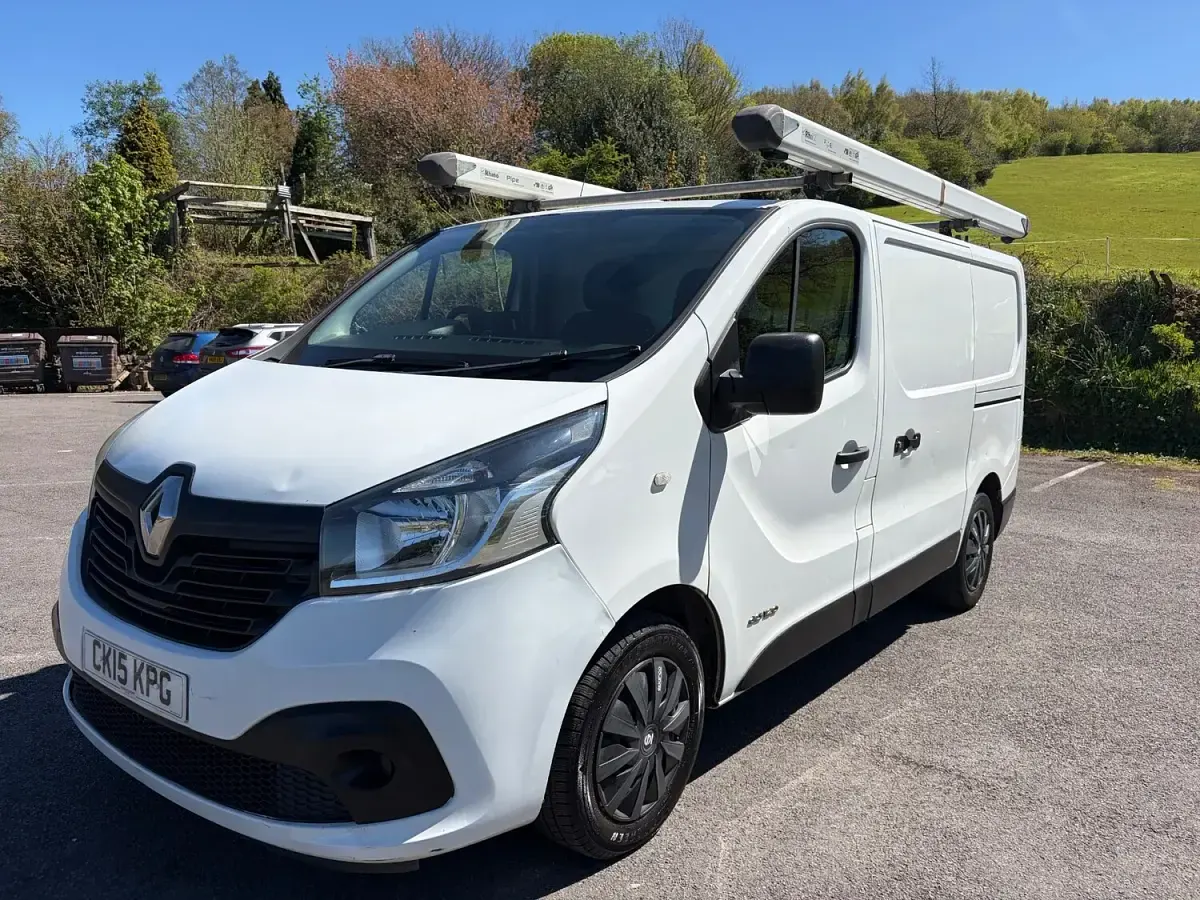 Usado Renault Trafic Business 2015 Blanco Monovolumen