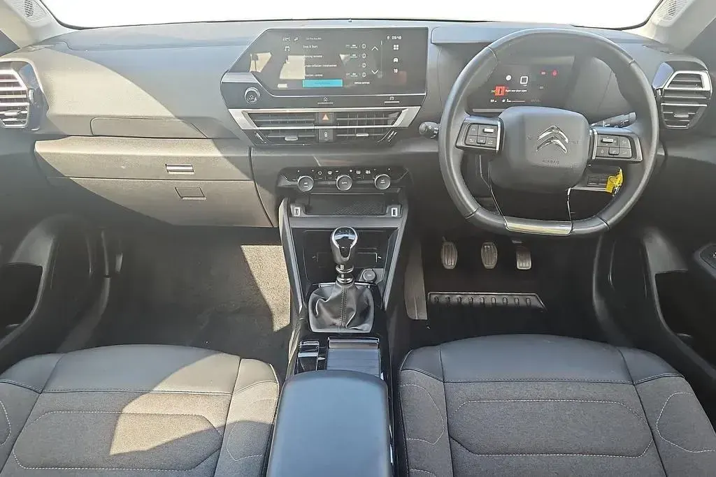 Used Citroën C4 PureTech 102 HP (75 kW) 2023 Blue SUV