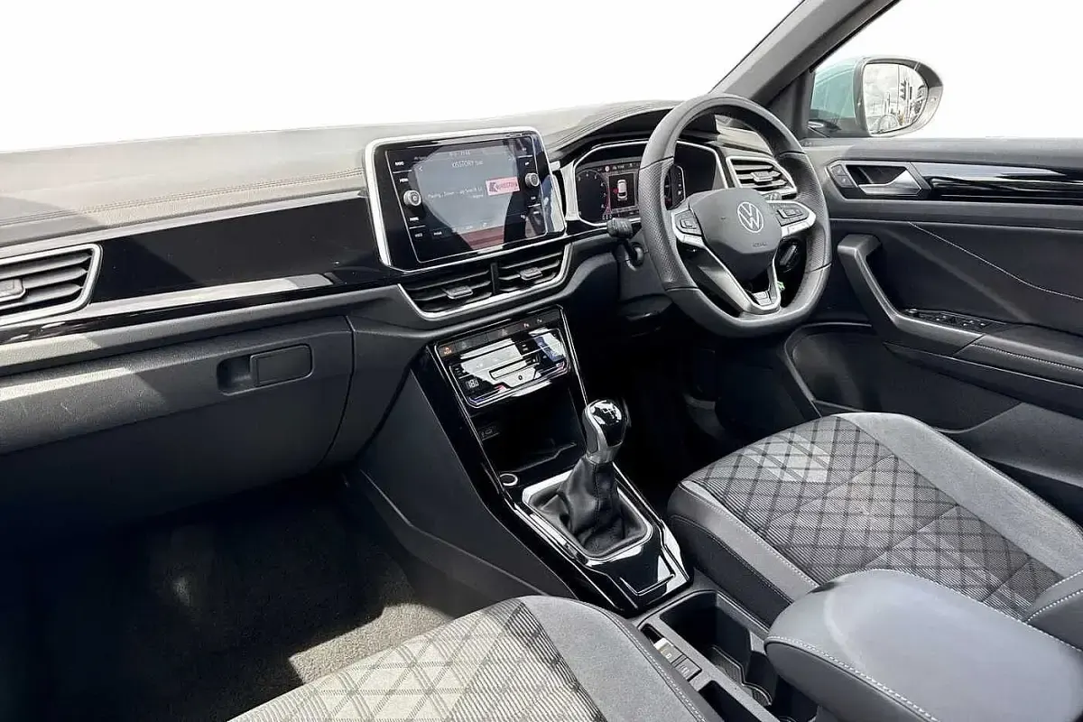 Used VW T-Roc R-line 150 HP (110 kW) 2025 Blue SUV