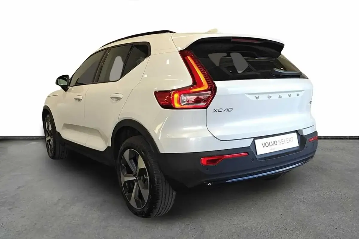 Used Volvo XC40 Plus 161 HP (118 kW) 2025 Blue SUV