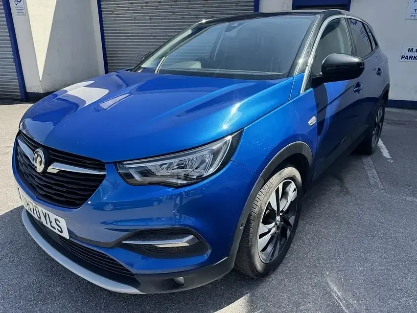 Used Vauxhall Grandland X SRi 130 HP (95 kW) 2020 Blue SUV