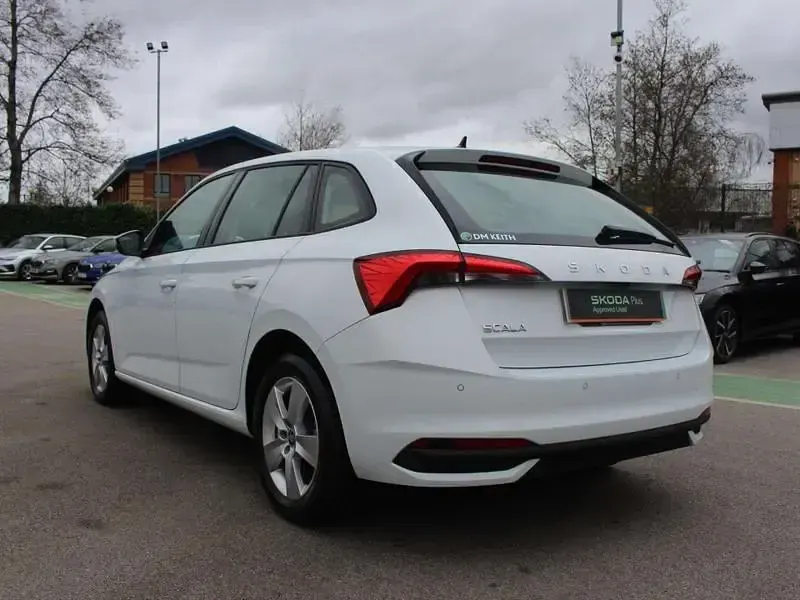 Gebraucht Skoda Scala SE 85 PS (62 kW) 2025 Weiß Kleinwagen
