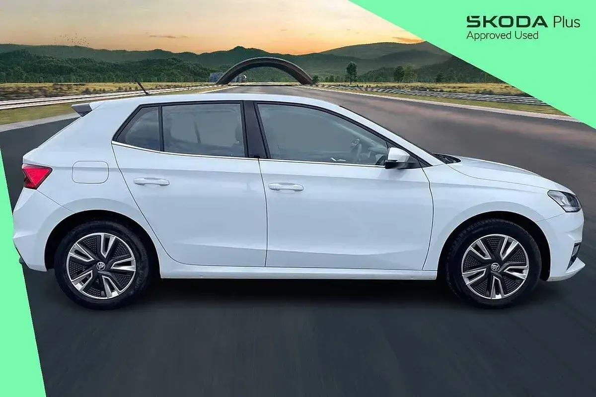 Used Skoda Fabia SE L 94 HP (69 kW) 2022 Moon white metallic Hatchback