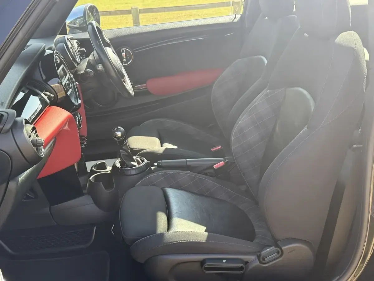 Used Mini Cooper D Hatch 116 HP (85 kW) 2016 Black Hatchback