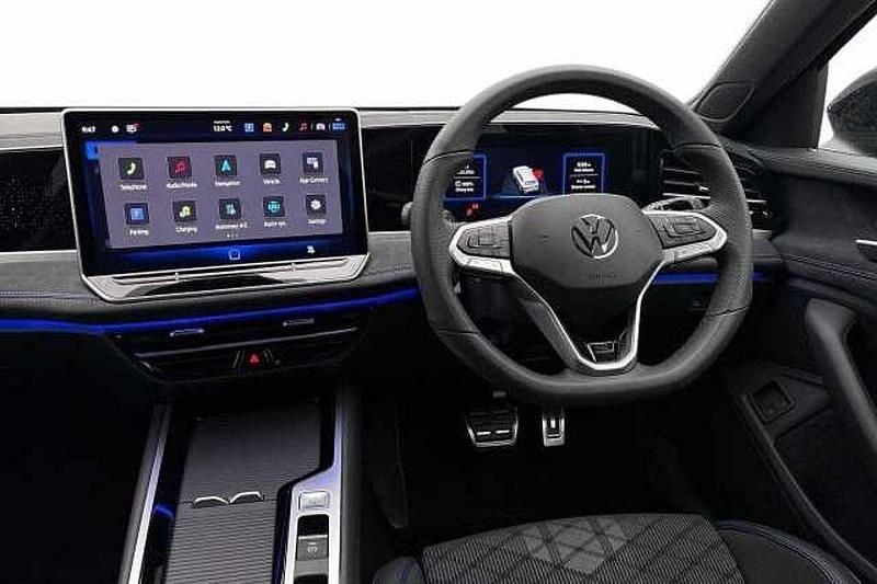 Usado VW Passat R-line 272 HP (200 kW) 2025 Preto Carrinha