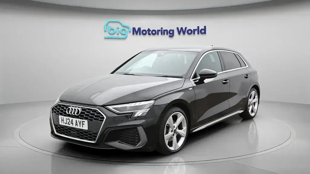 Begagnad Audi A3 Sportback S-Line 150 HK (110 kW) 2024 Svart Halvkombi