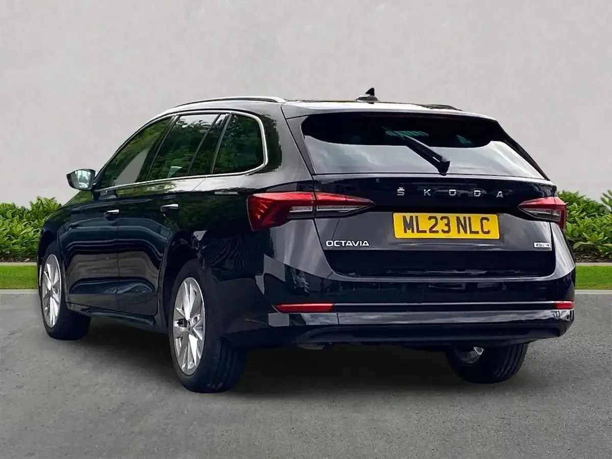 Used Skoda Octavia SE L 150 HP (110 kW) 2023 Black Estate