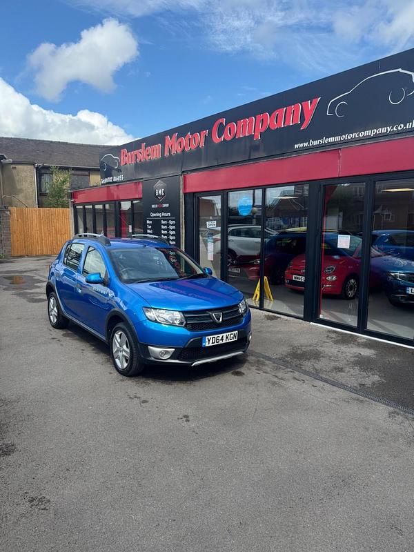 Blue Used 2014 Dacia Sandero Lauréate Hatchback | £4,695 (Fair price) - Image 1/4