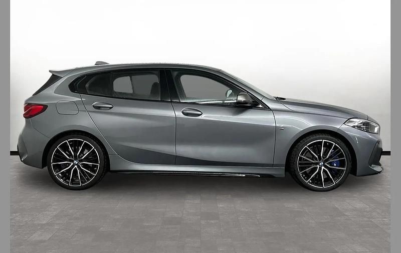 Usado BMW M135 Shadowline 302 CV (222 kW) 2023 Gris Utilitario