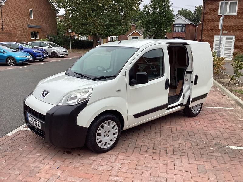 White Used 2015 Peugeot Bipper MPV | £3,695 (A bit pricey) - Image 1/4