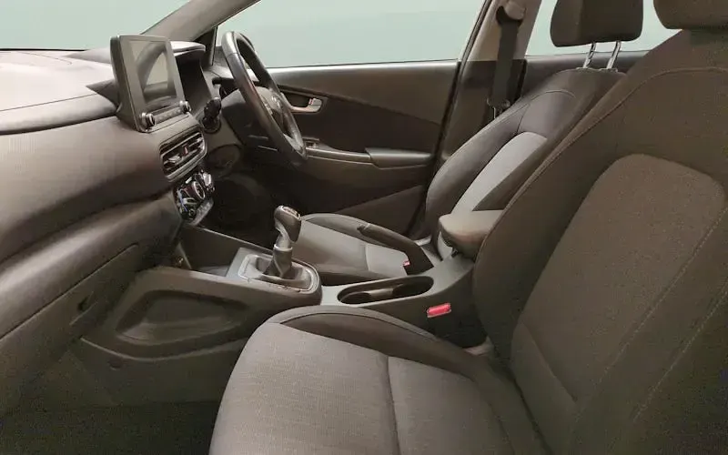 Second-hand Hyundai Kona SE 120 CP (88 kW) 2022 Alb SUV