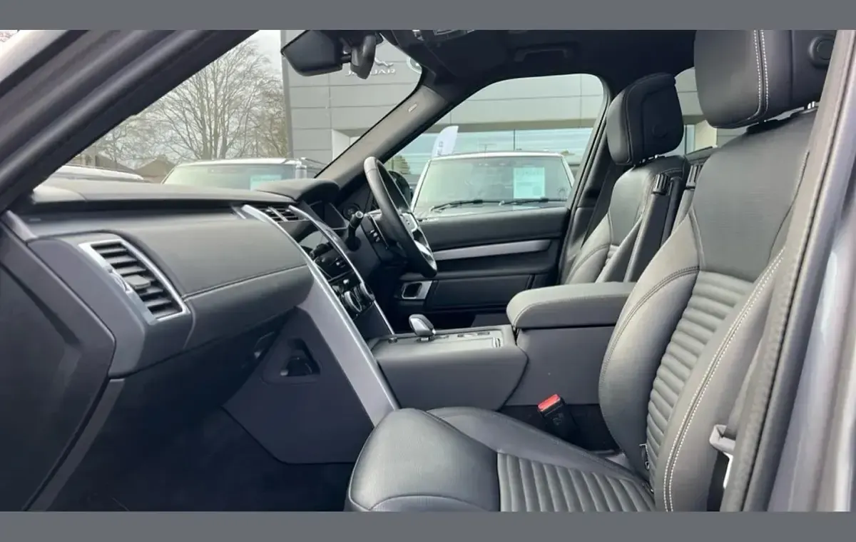 Used Land Rover Discovery SE Dynamic 350 HP (257 kW) 2024 Grey SUV