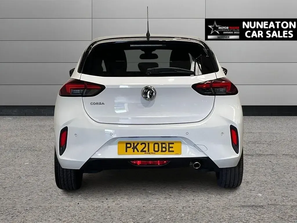 Used Vauxhall Corsa SRi 100 HP (73 kW) 2021 White Hatchback