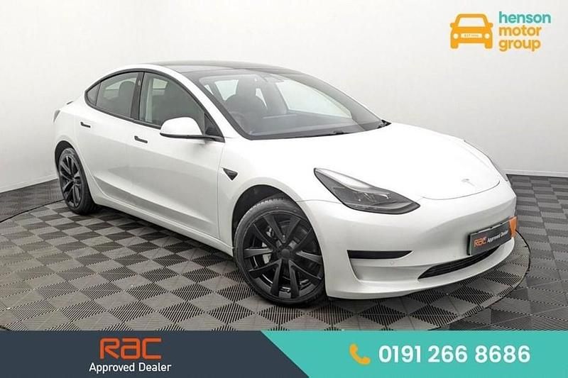 White Used 2020 Tesla Model 3 Standard Range Sedan | £14,499 (Fair price) - Image 1/1
