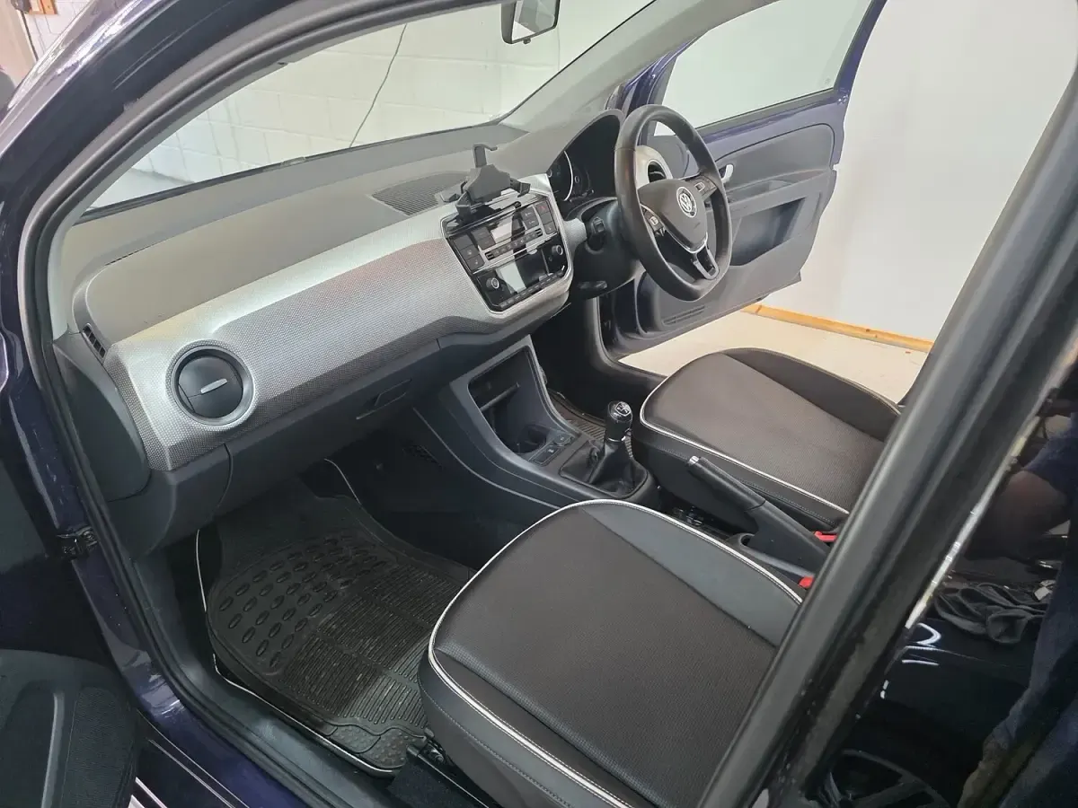 Used VW up! S 90 HP (66 kW) 2017 Blue Hatchback