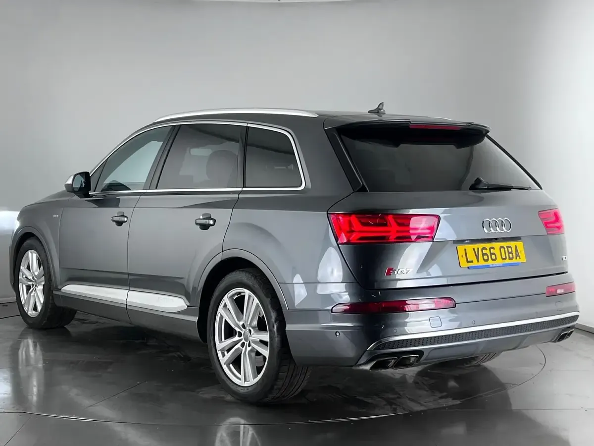 Usado Audi SQ7 S-Line 435 CV (319 kW) 2016 Gris SUV