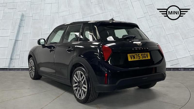 Używany Mini Cooper Hatch 113 kW (154 KM) 2025 Czarny Hatchback