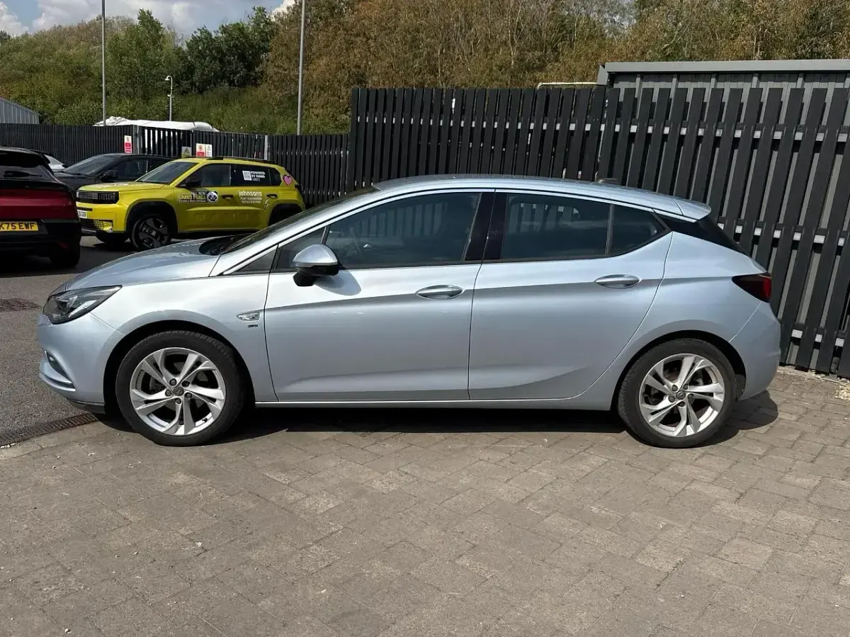 Used Vauxhall Astra SRi 104 HP (76 kW) 2018 Grey Hatchback