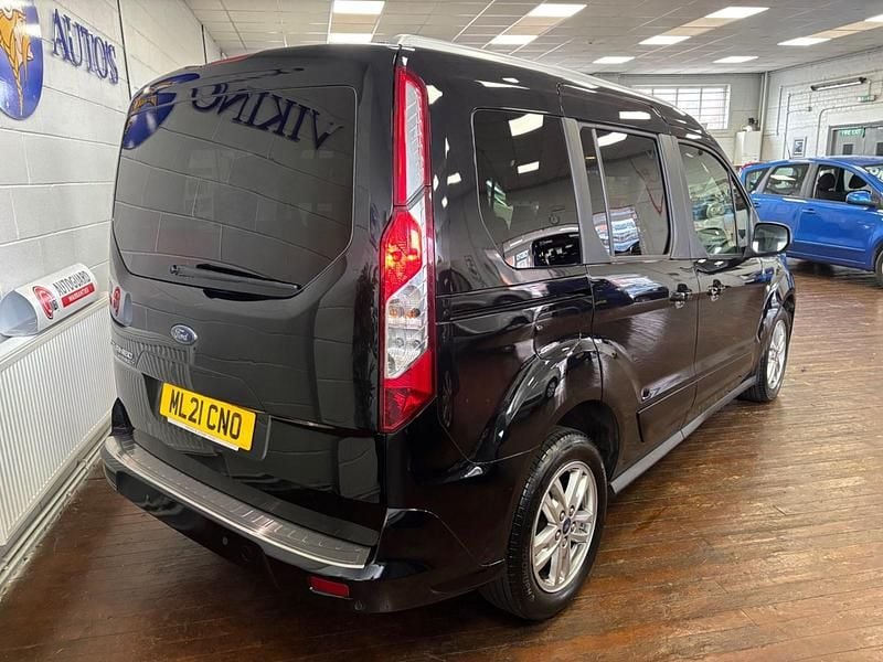 Used Ford Tourneo Titanium 120 HP (88 kW) 2021 Black MPV