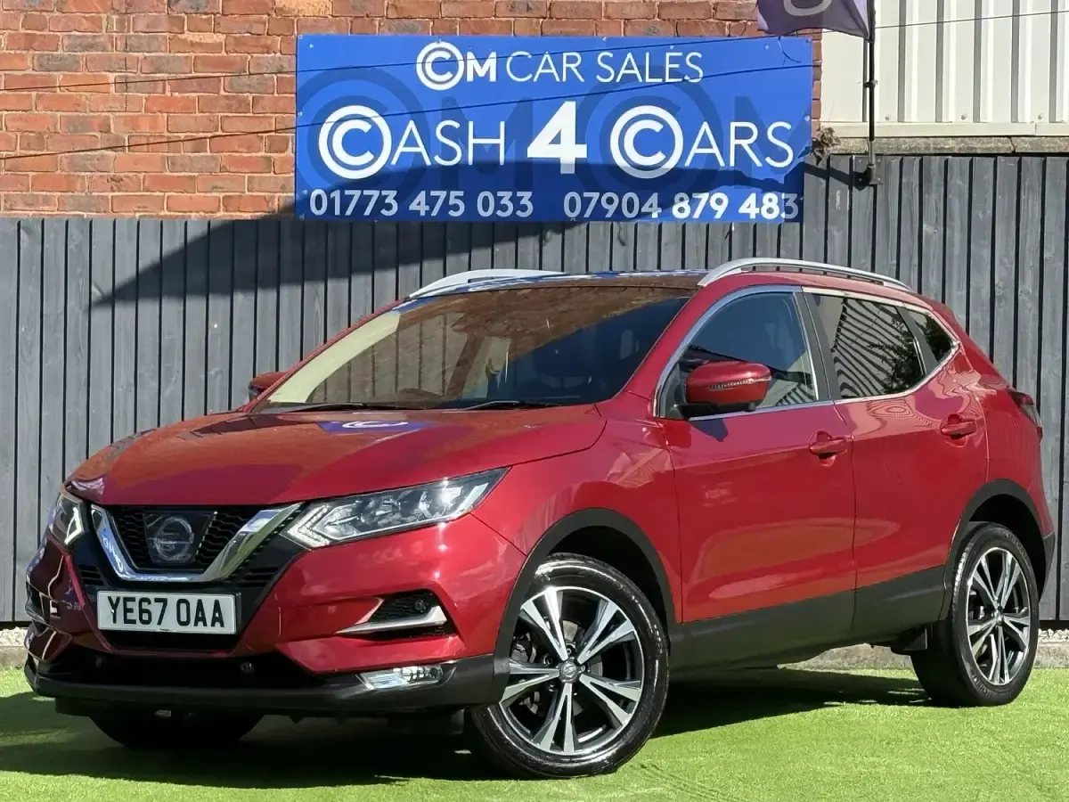 Used Nissan Qashqai N-Connecta 2017 Red SUV