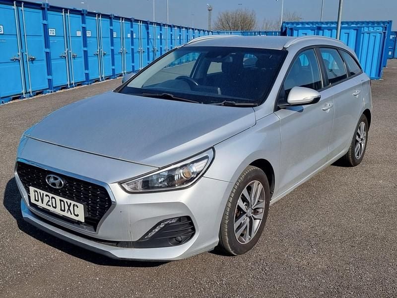 Used Hyundai i30 SE 110 HP (80 kW) 2020 Silver Estate
