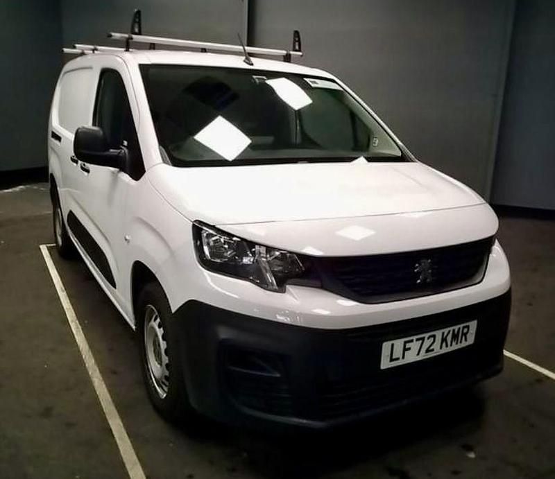 White Used 2023 Peugeot Partner Premium MPV | £12,499 (A bit pricey) - Image 1/1