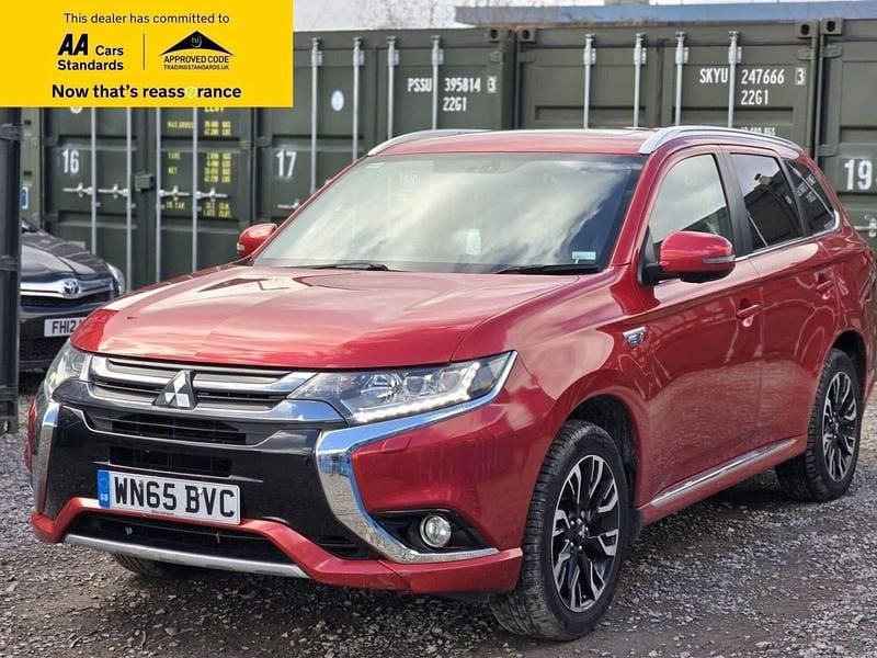 Used Mitsubishi Outlander P-HEV 200 HP (147 kW) 2015 Red Estate