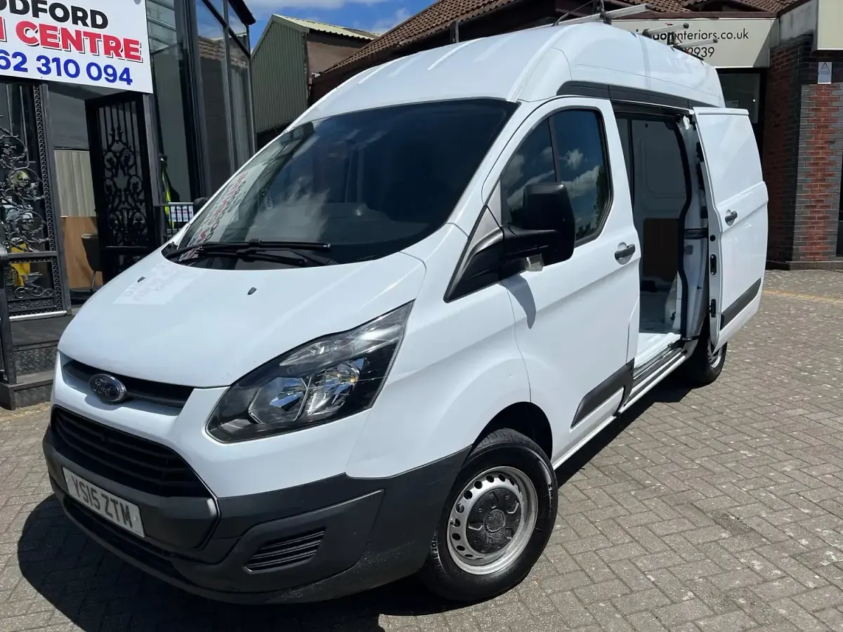 Used Ford Transit Custom 100 HP (73 kW) 2015 White Van