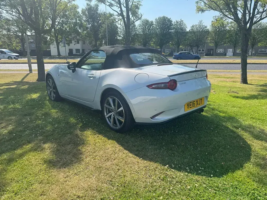 Used Mazda MX5 Inclusive 160 HP (117 kW) 2016 Silver Cabriolet