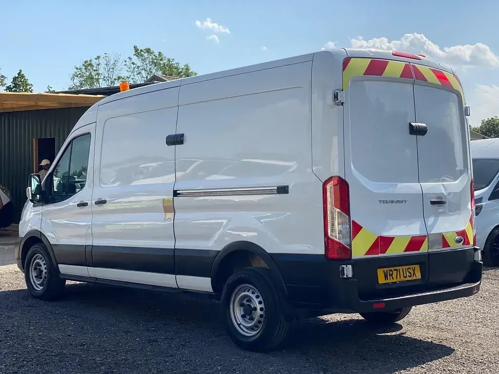 Used Ford Transit S 130 HP (95 kW) 2021 White Van
