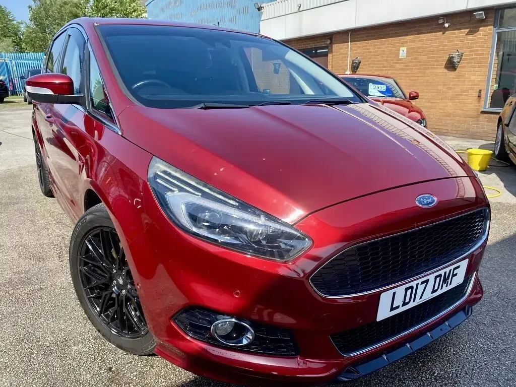 Used Ford S-MAX Sport 210 HP (154 kW) 2017 Red MPV