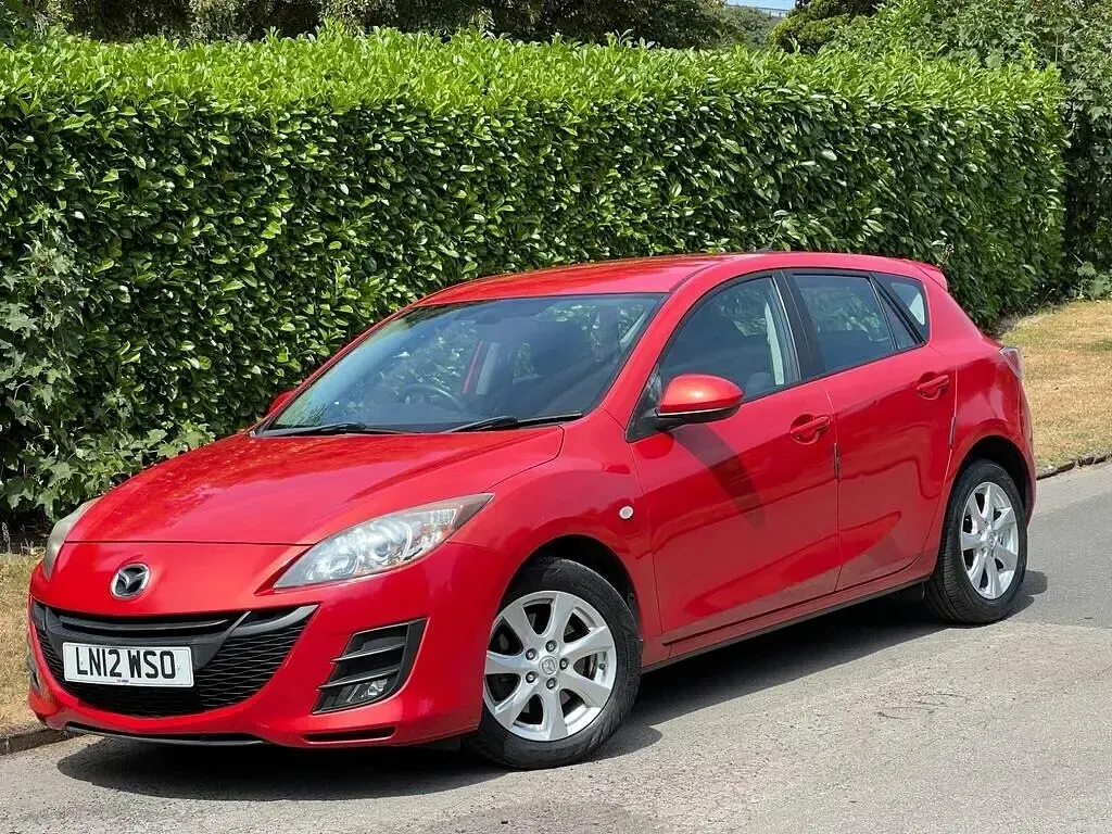Used Mazda 3 2012 Red Hatchback