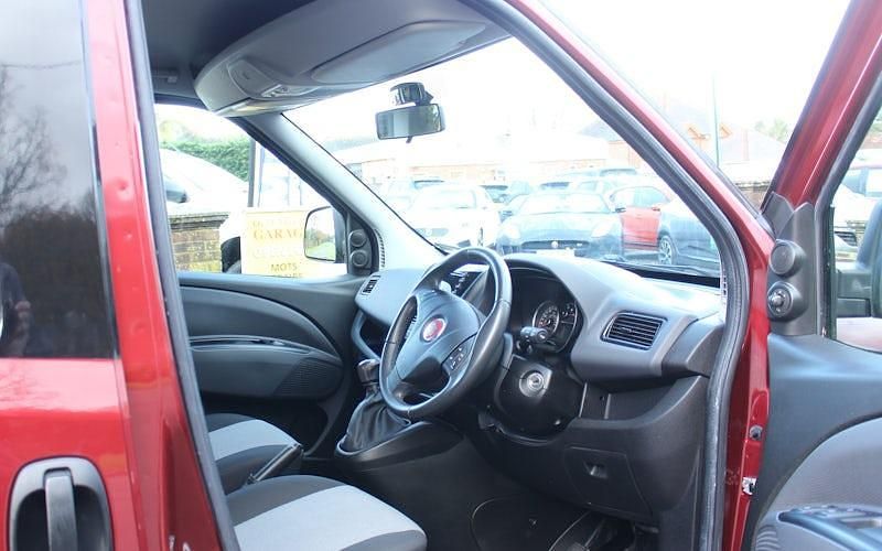 Used Fiat Doblò Lounge 95 HP (69 kW) 2019 MPV