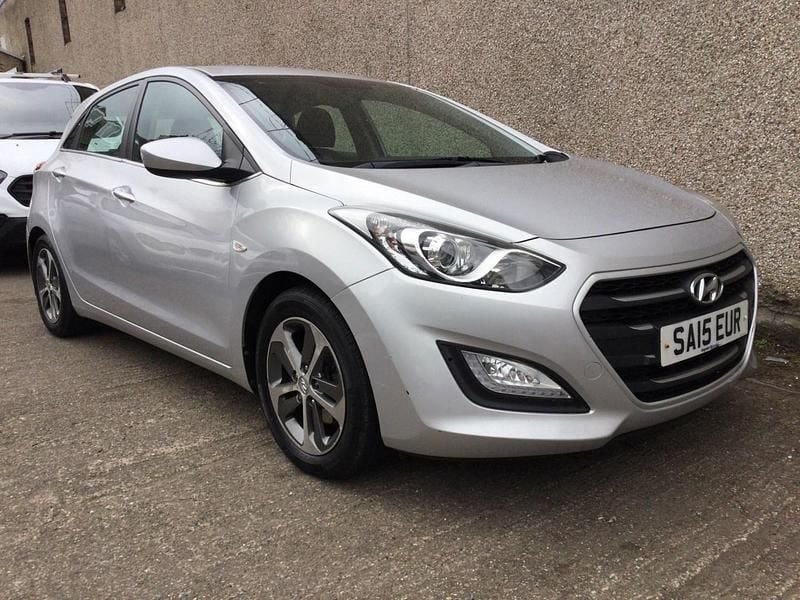 Used Hyundai i30 SE 100 HP (73 kW) 2015 Silver Hatchback