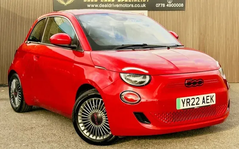Used Fiat 500e Red 86 kW (118 HP) 2022 Hatchback