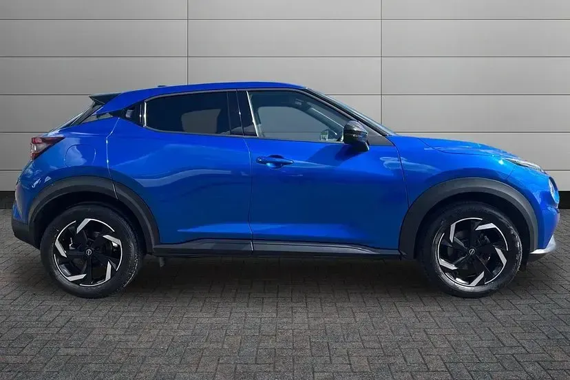 Used Nissan Juke N-Connecta 114 HP (83 kW) 2023 Magnetic blue SUV