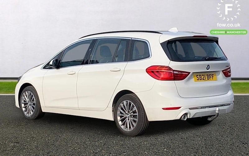 Used BMW 216 Luxury Line 116 HP (85 kW) 2021 White Estate